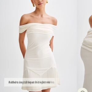 Meshki Elegant Off-Shoulder  Off White Dress size Medium